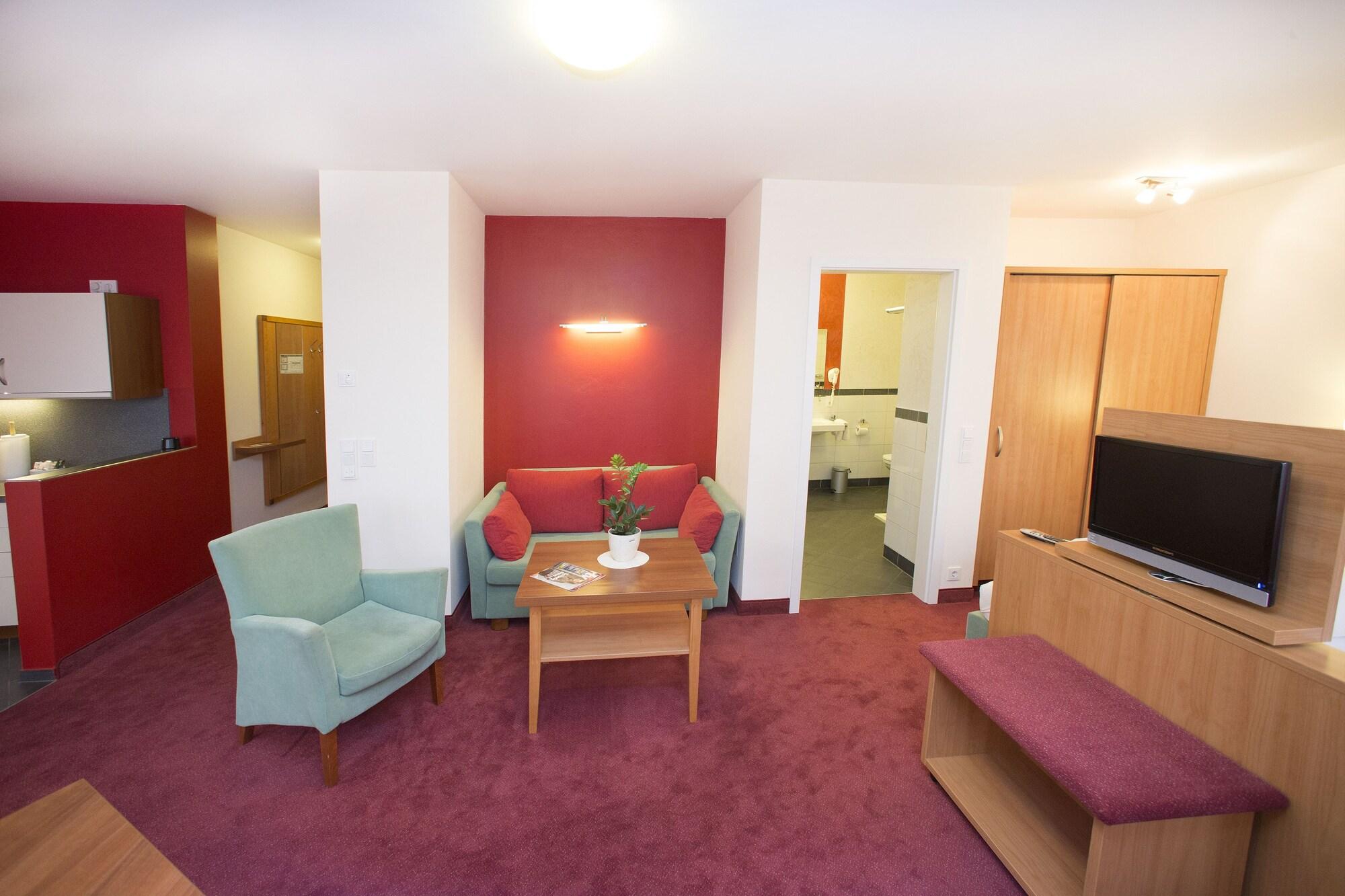 Hotel Weisses Lamm ファイツヘーヒハイム エクステリア 写真