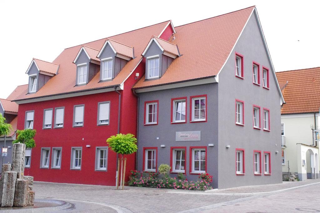 Hotel Weisses Lamm ファイツヘーヒハイム エクステリア 写真
