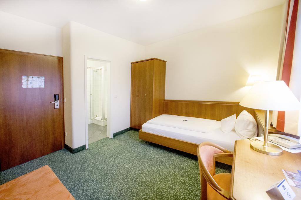 Hotel Weisses Lamm ファイツヘーヒハイム エクステリア 写真
