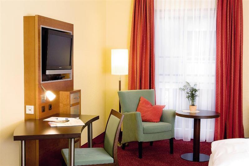 Hotel Weisses Lamm ファイツヘーヒハイム エクステリア 写真