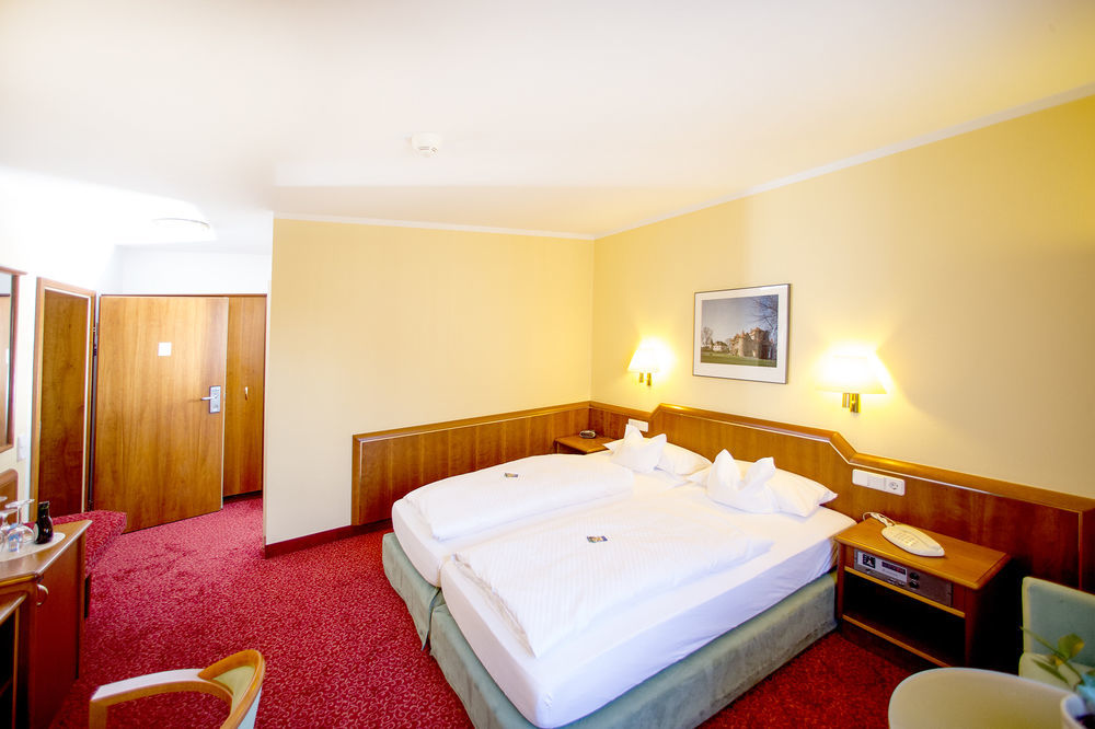 Hotel Weisses Lamm ファイツヘーヒハイム エクステリア 写真
