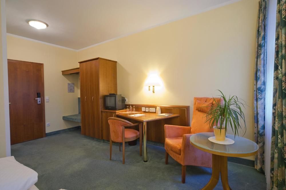 Hotel Weisses Lamm ファイツヘーヒハイム エクステリア 写真