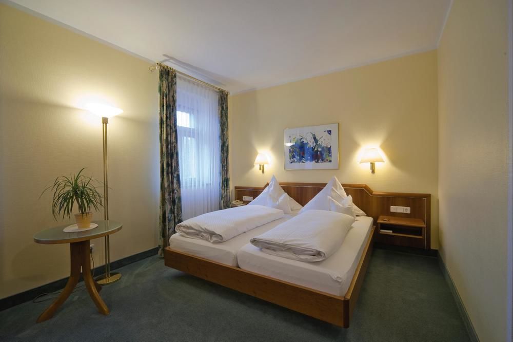 Hotel Weisses Lamm ファイツヘーヒハイム 部屋 写真