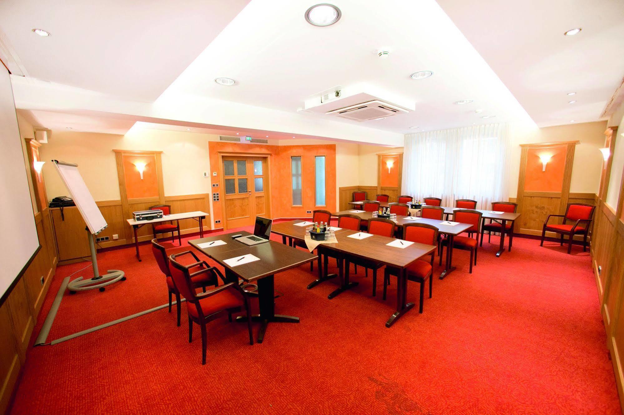 Hotel Weisses Lamm ファイツヘーヒハイム エクステリア 写真